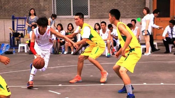 远行地产与天安门武警部队联谊活动 远行地产与天安门武警部队联谊活动